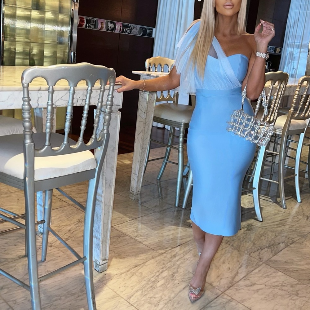 Dress - Picture 4 of 7
